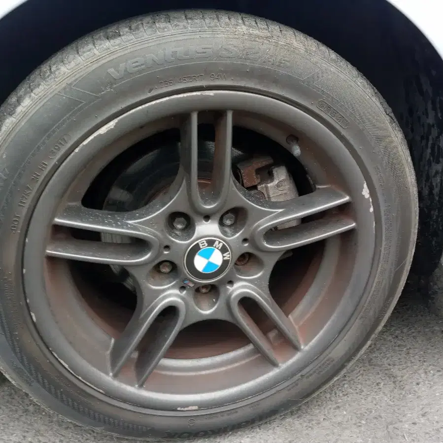 bmw e39 2000년식 528i 부품판매합니다..