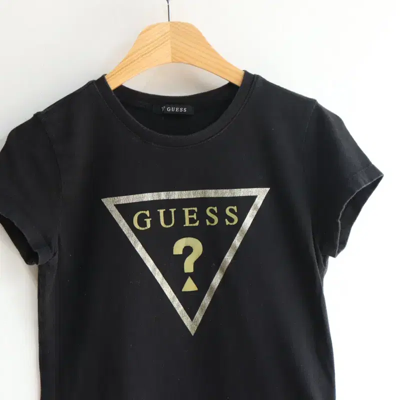 Guess 숏슬리브티셔츠 S사이즈