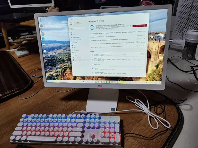 엘지 일체형pc 24인치 모니터에 모든게 다 들어간 pc 판매합니다 완전