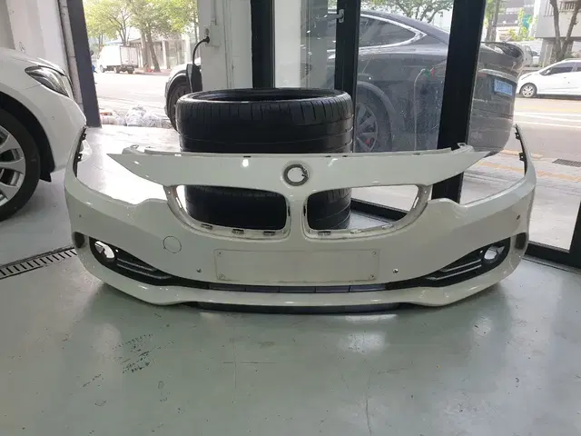 BMW 4시리즈 F32 앞범퍼 중고 정품