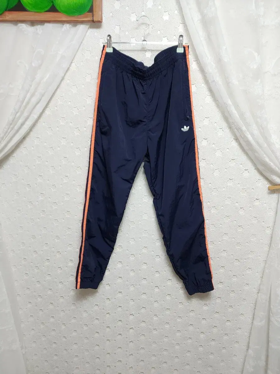 Woven jogger pants size 100