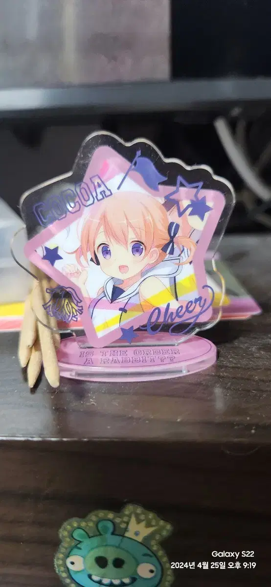 Is the order a rabbit? Cocoa acrylic stand