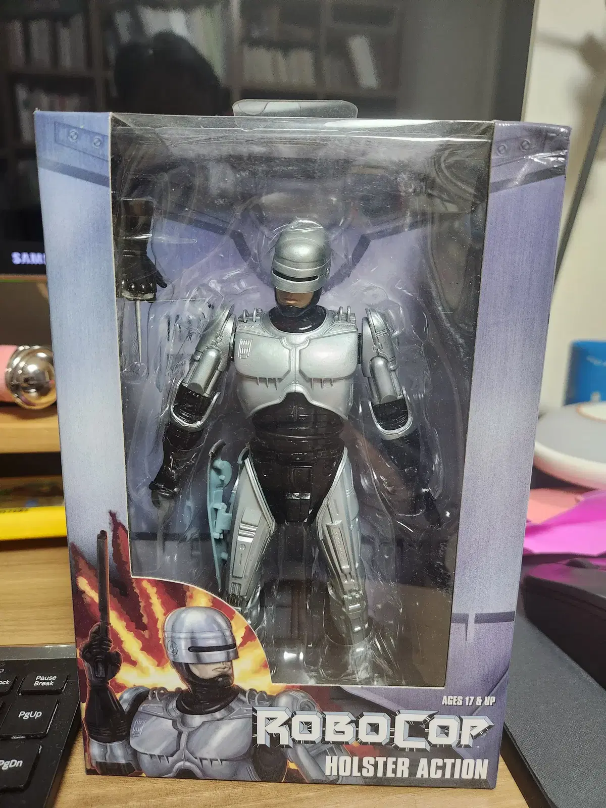 NECA ROBOCOP Holster action 7인치 2015년 출시