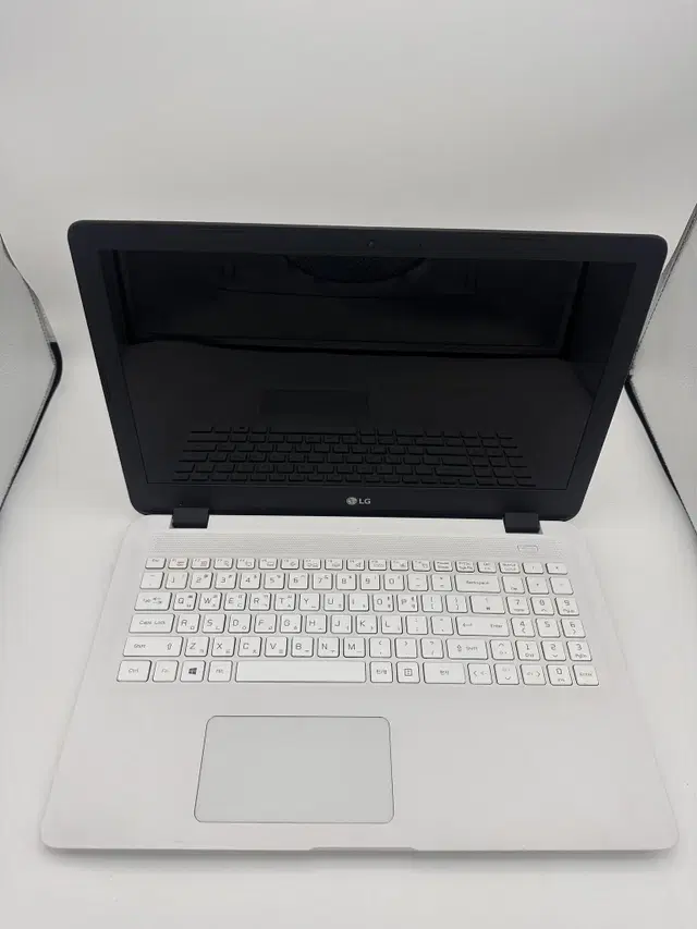 LG 15U480 (화이트)