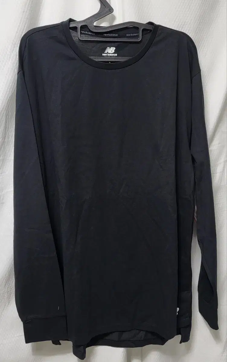 100L Genuine New Balance Round Neck RWT Long Sleeve Tee