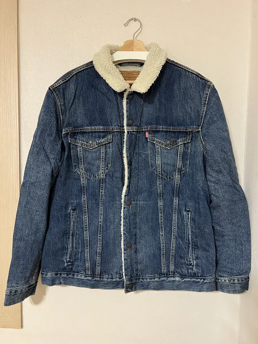 Levi's Type 3 Sherpa Trekker Jacket Size XL for Sale (New)