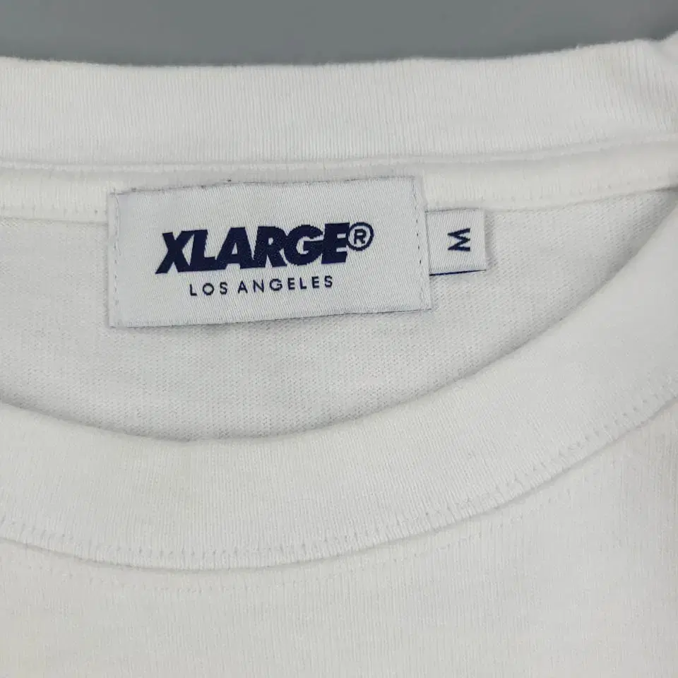 XLARGE 엑스라지 화이트 멀티컬러 자수로고 헤비코튼100 반팔 티셔츠