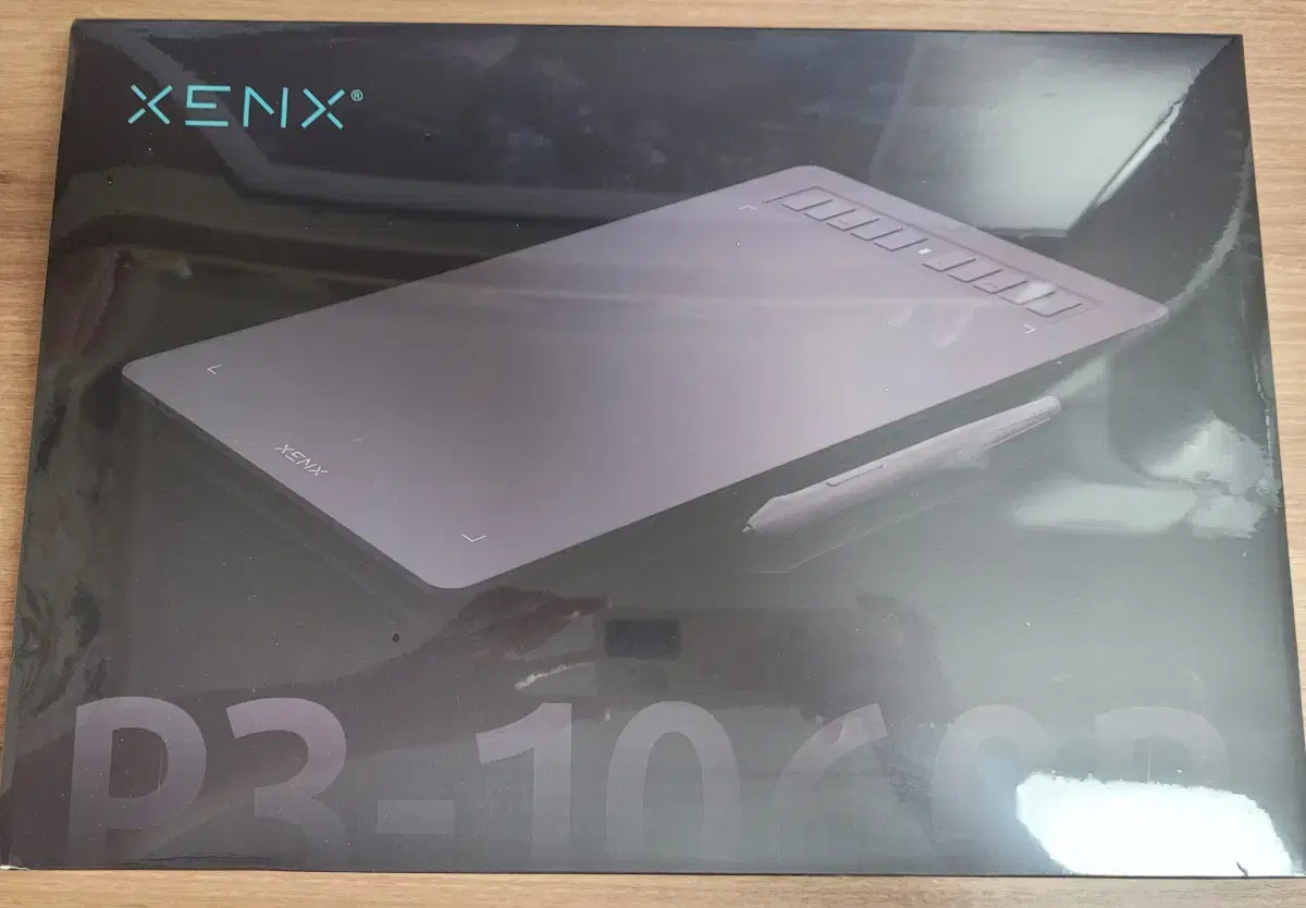 XENX P3-1060B 포장도 안 뜯은 판타블렛 새 상품 판매합니다.