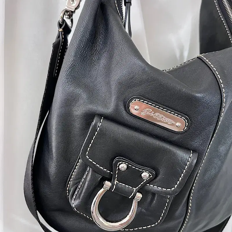 GILLIVO  leather bag