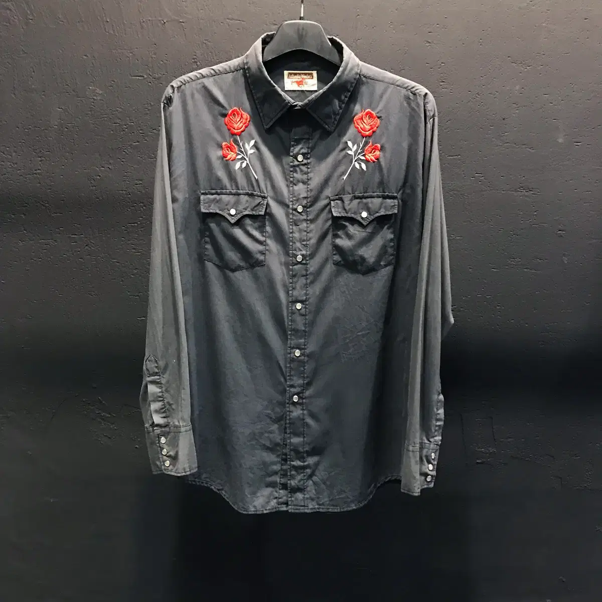 JPN VINTAGE Charcoal Flower Embroidered Point Pocket Shirt