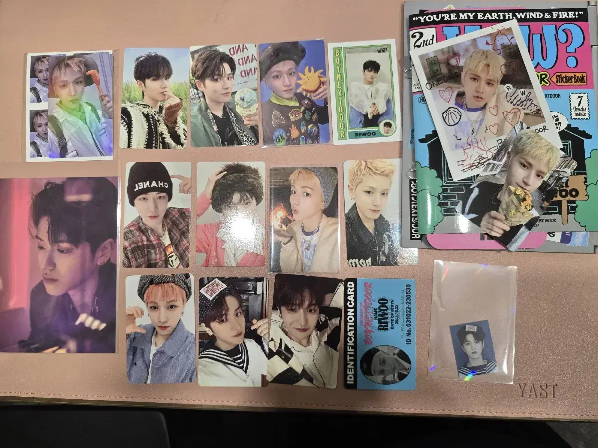 Riwoo sticker version albums and photocards