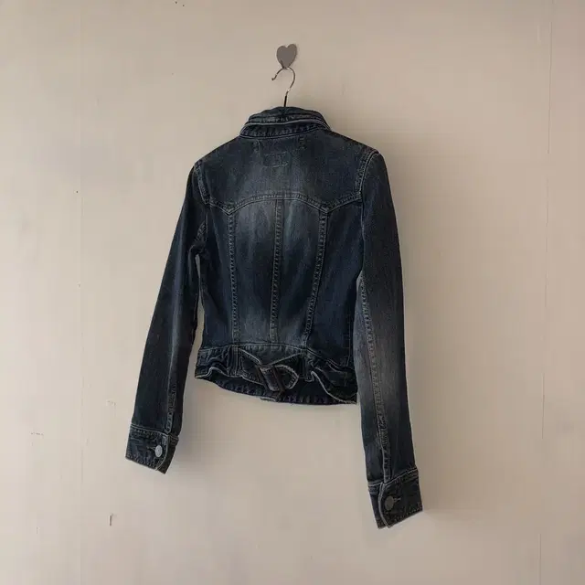 Vintage OZOC seeking for beauty denim