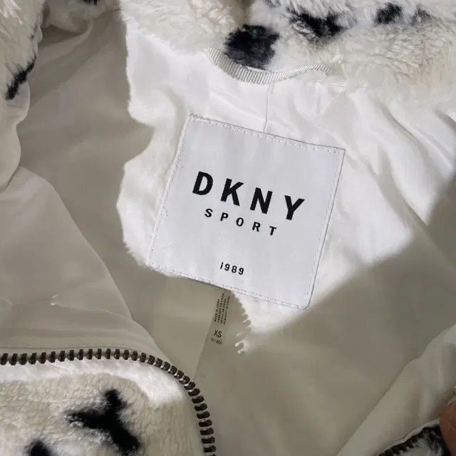 DKNY 도나카란뉴욕 후드 후리스 점퍼 여성 M-L