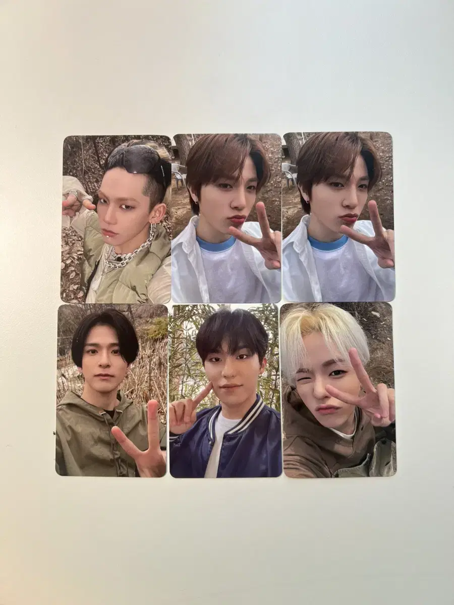 Negotiable in bulk)) TreasureCox Photocard