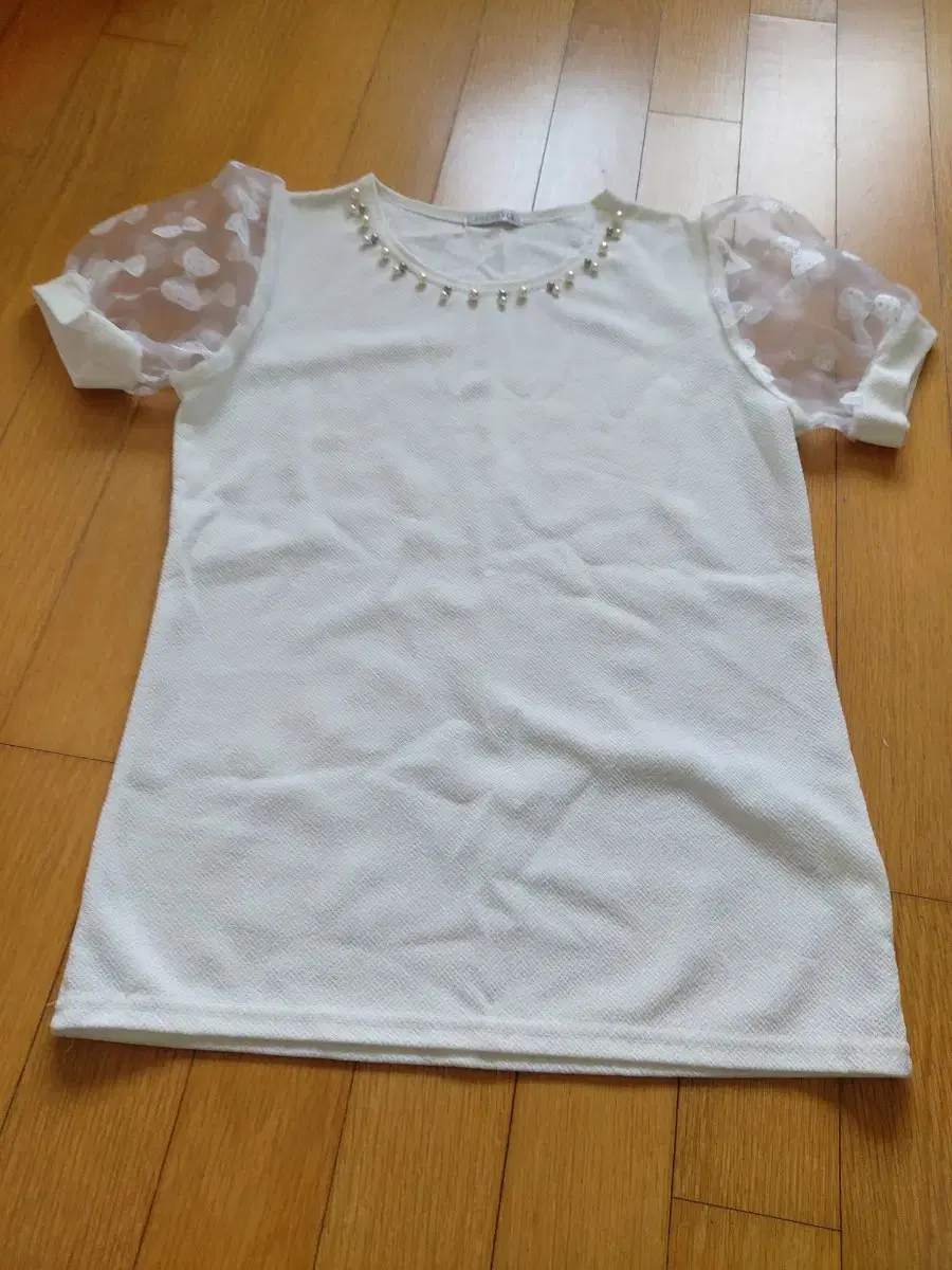 White pearl T-shirt