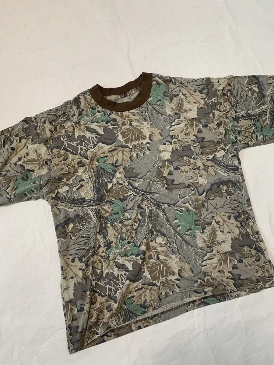 Vintage Realtree Pocket Short Sleeve T-shirt