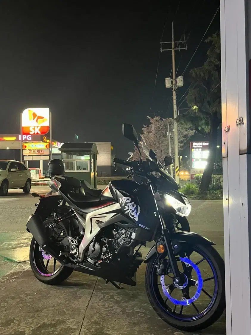 스즈키 gsx-s 18년식 9100km!! 팔아요