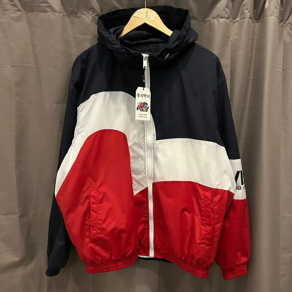 [100] Ebisu Big Logo Windbreaker Jacket Zip Up