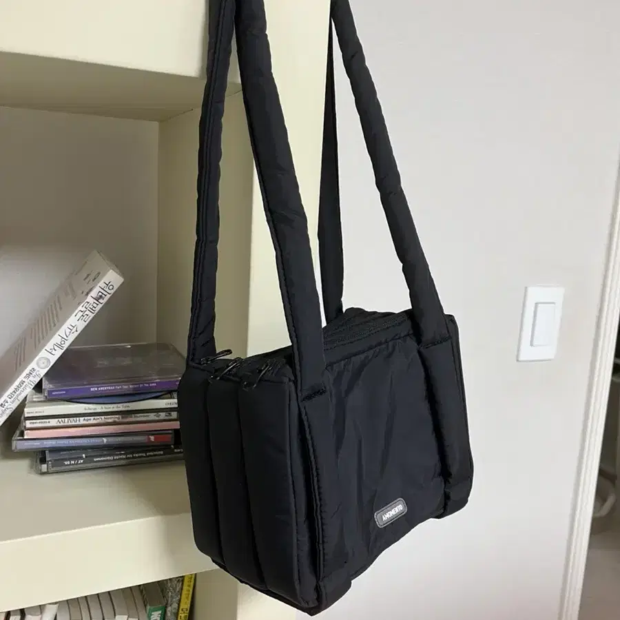 아모멘토 패딩 가방 padded 3-layer bag