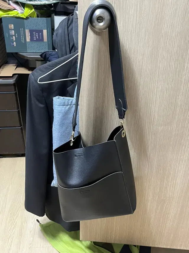 shoulder bag