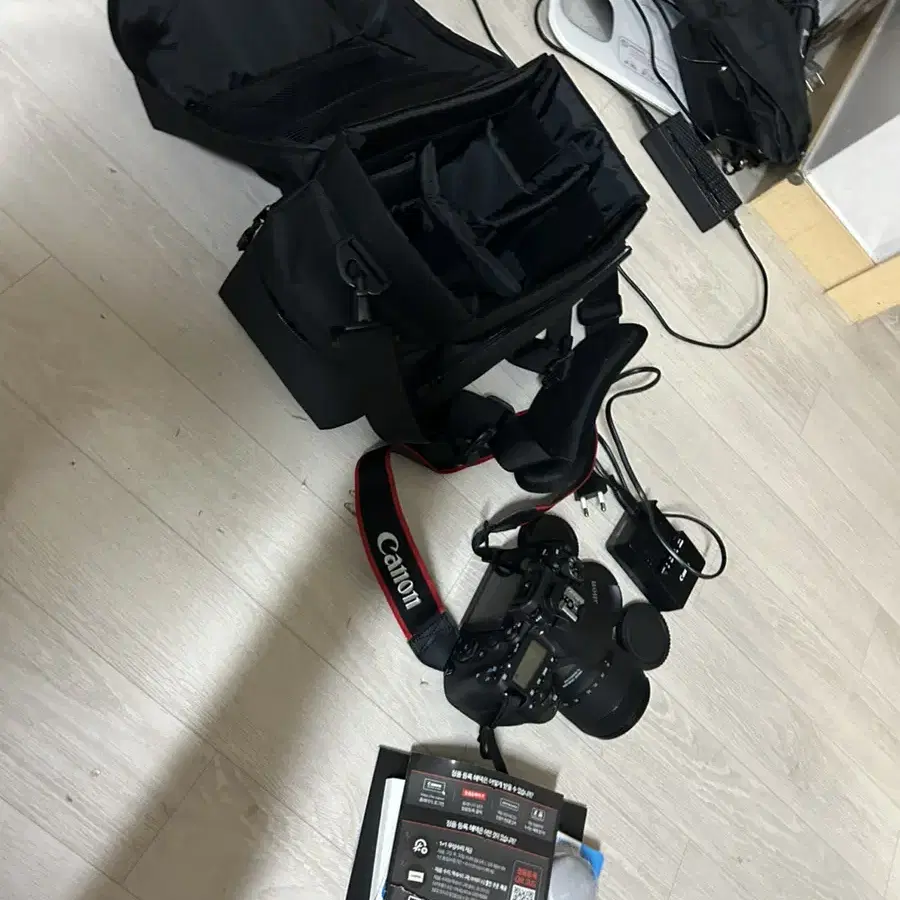 캐논 eos 90d 바디+18~135렌즈 (정품가방+256gb메모리)