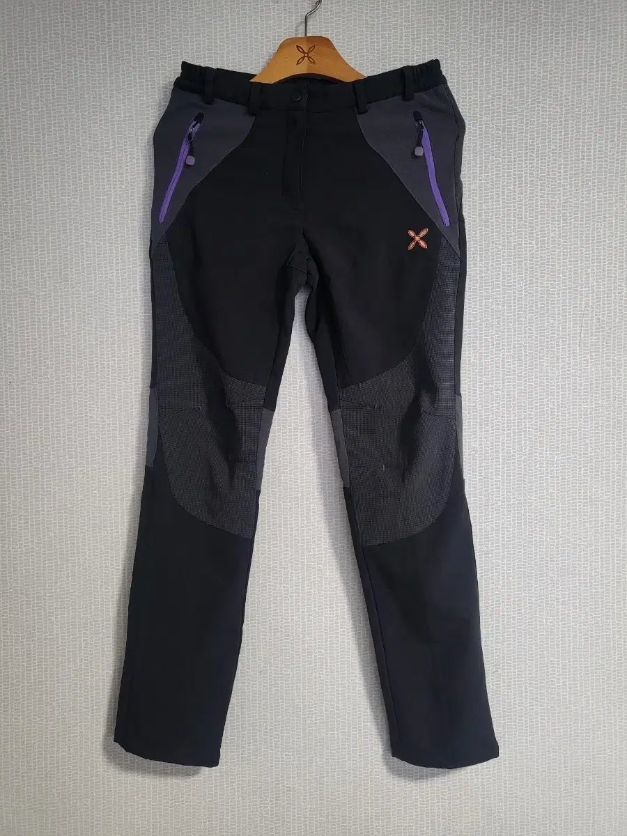 Monchoura two-tone type