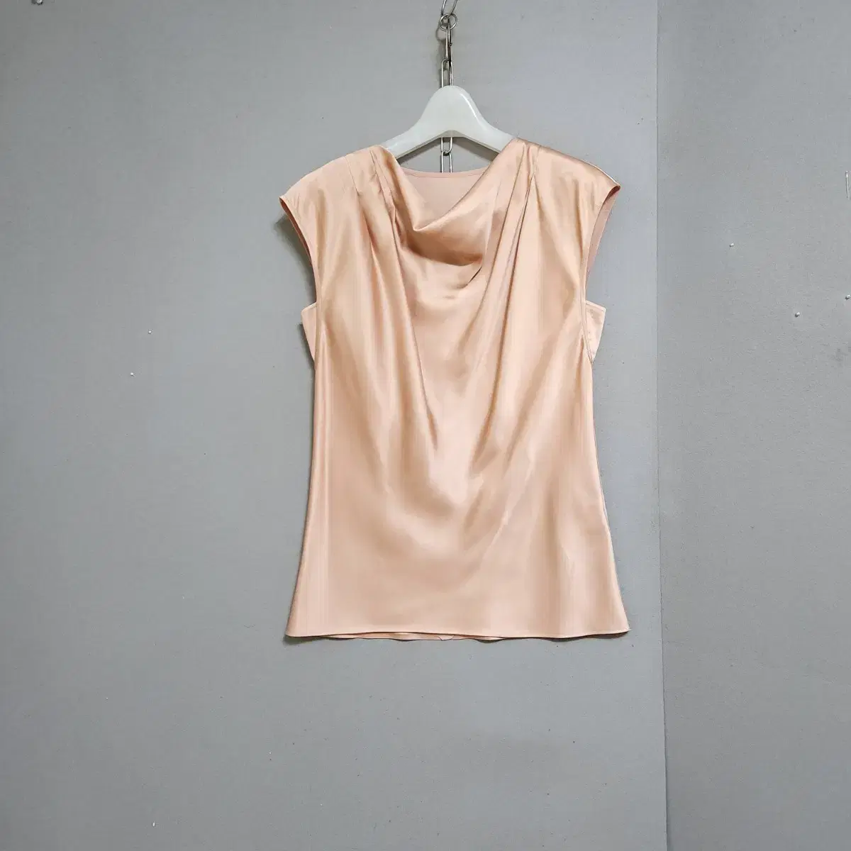 Misha IndiePink Satin Blouse 55 N4714 in Ashley