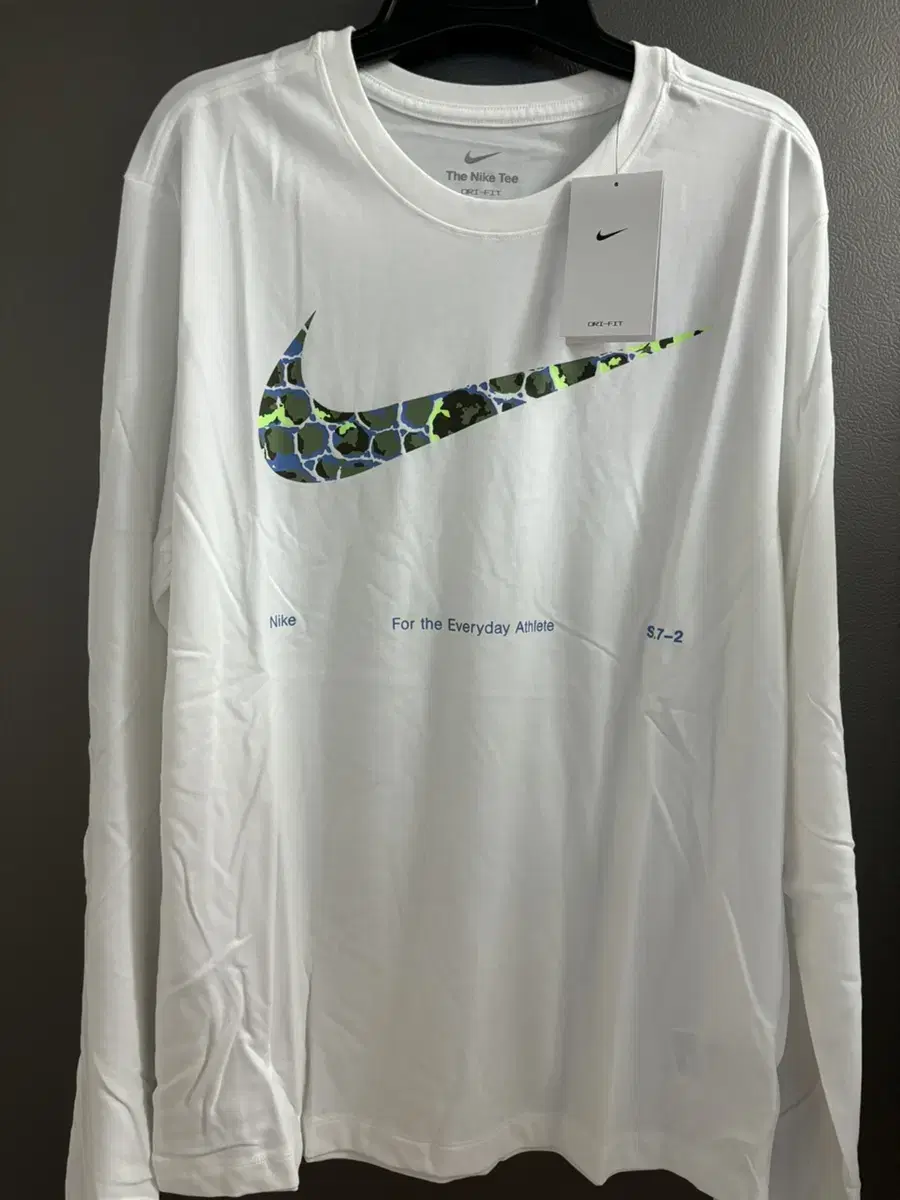 XXL 110 Nike DryFit Fitness Long Sleeve Tee New FN0836