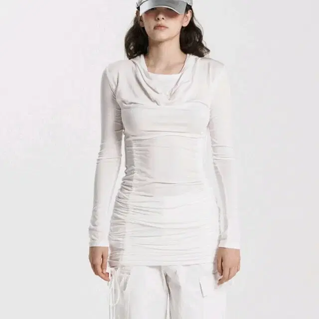 일리오 ILLIO WHITE 3WAY HOODY TOP-DRESS