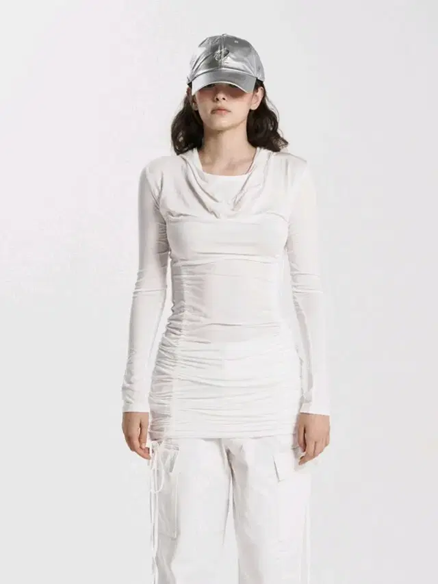 일리오 ILLIO WHITE 3WAY HOODY TOP-DRESS