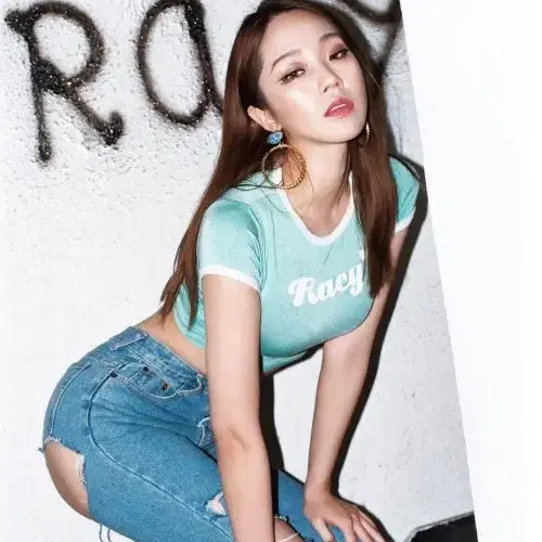 RACY 크롭티