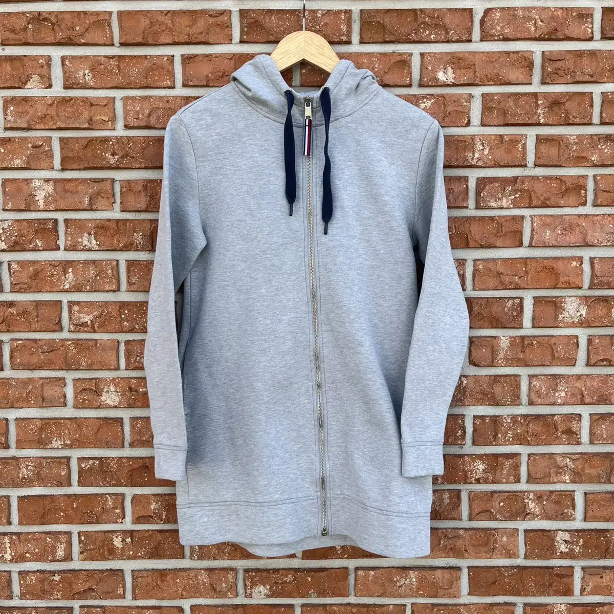 TOMMY Gray hooded zip-up