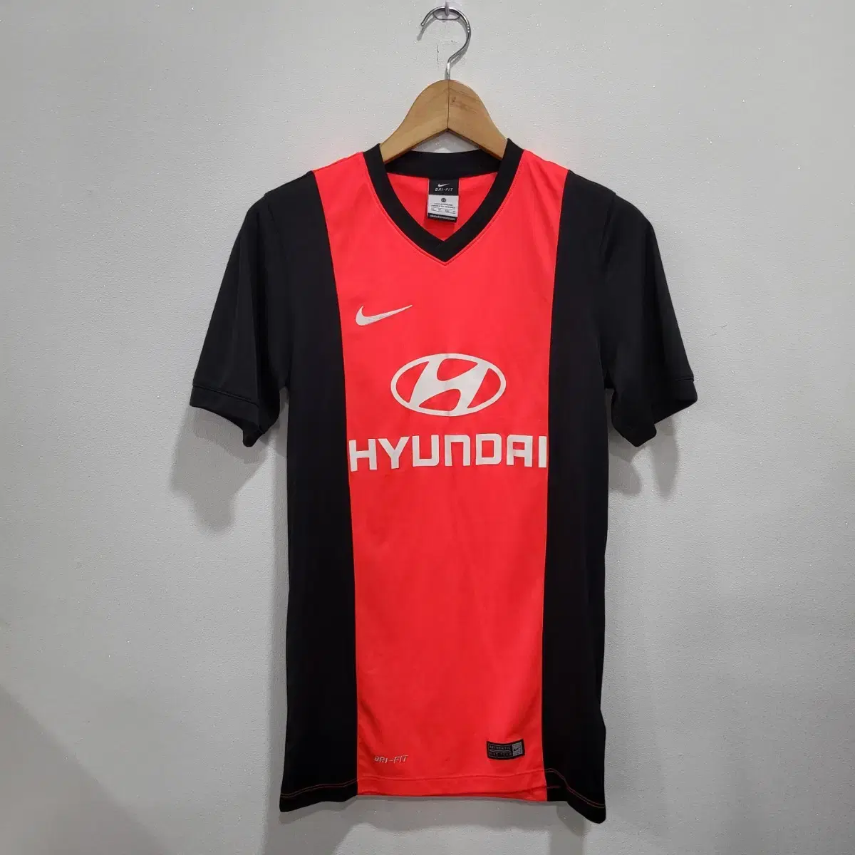 A178 [XS] Nike Modern Functional Short Sleeve T-Shirt