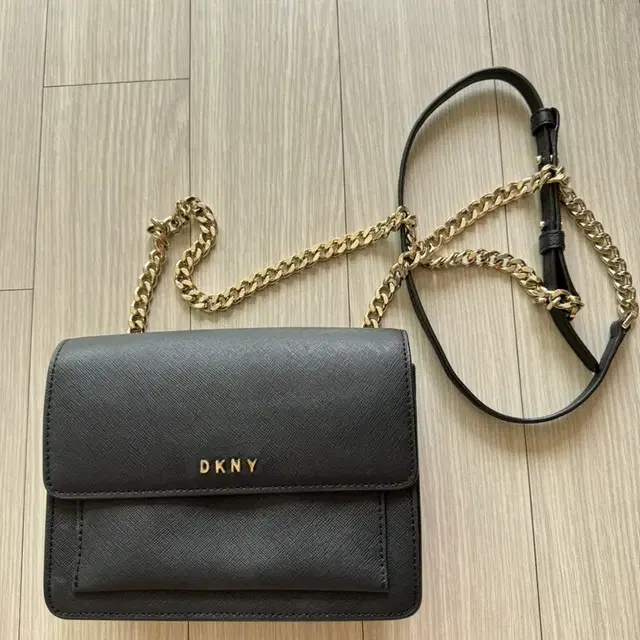 DKNY 가방 팔아요