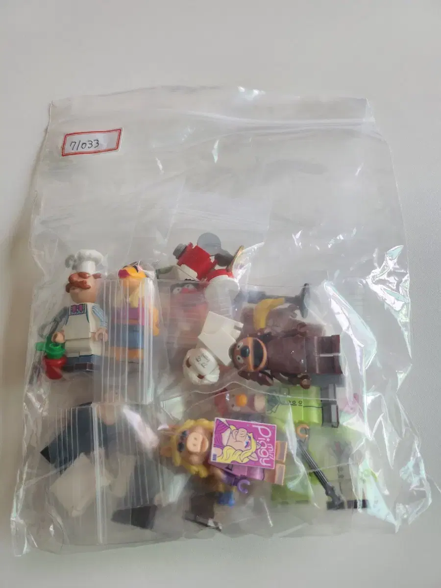 1 LEGO 71033 Muppets set