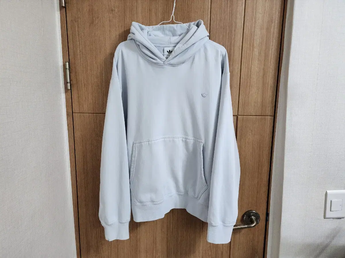 (100) Adidas Premium Hoodie