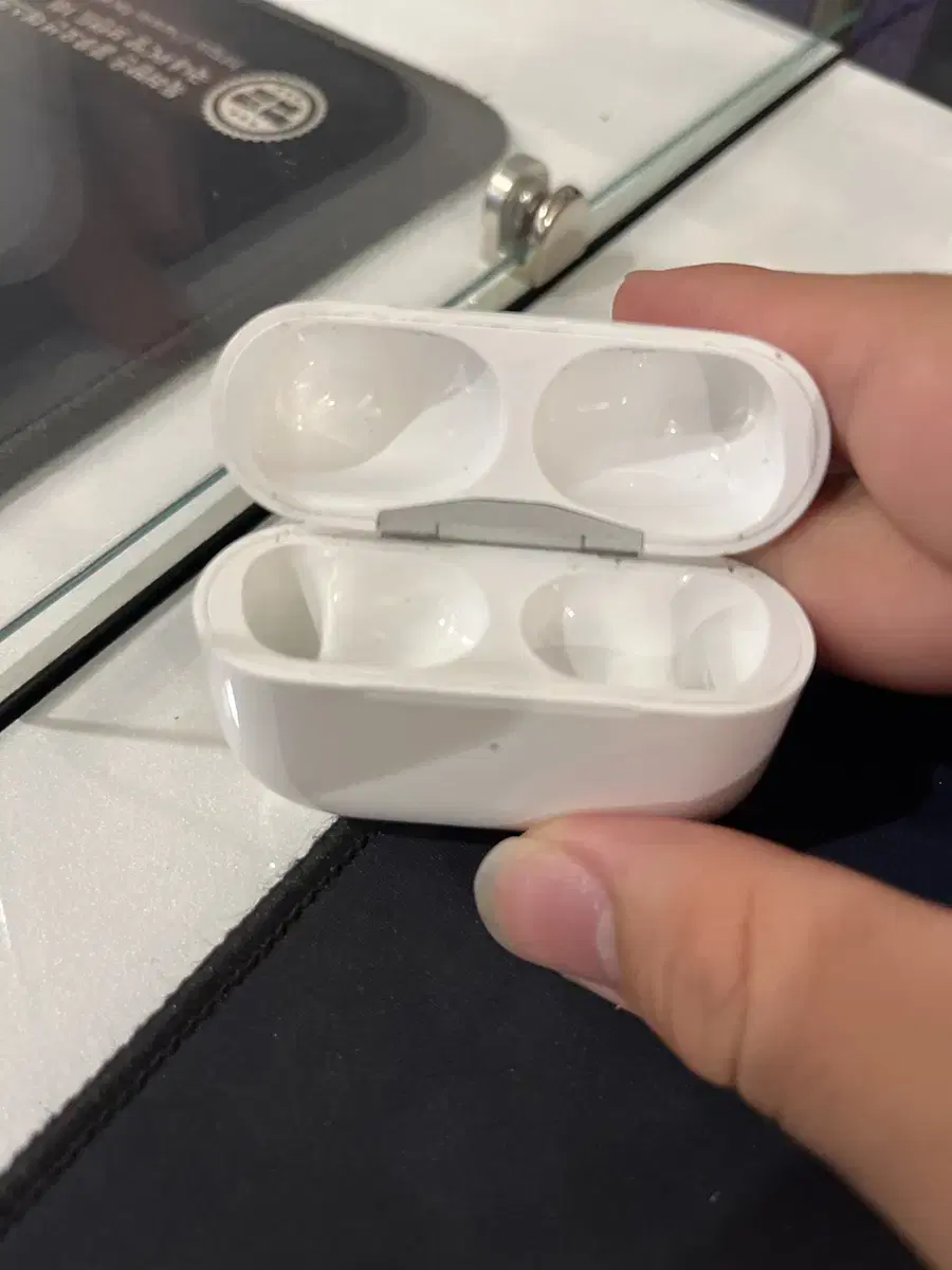 AirPods Pro body