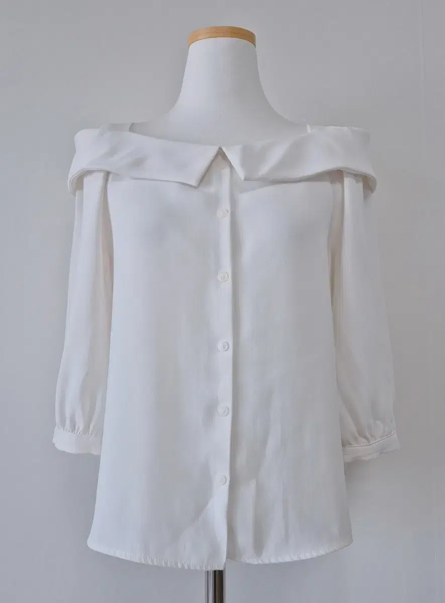 Vintage INGNI Off-the-shoulder 8-part blouse