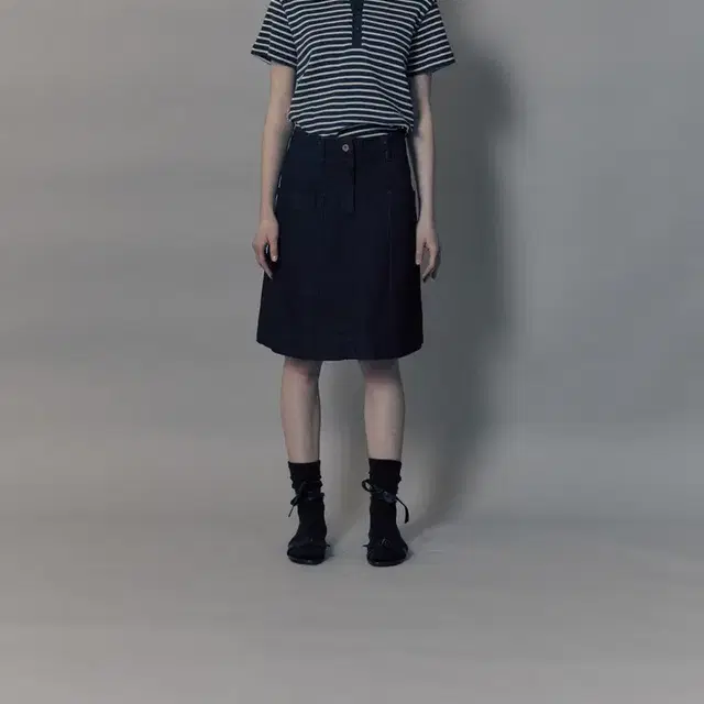 낫띵리튼 Side pocket skirt (Indigo)