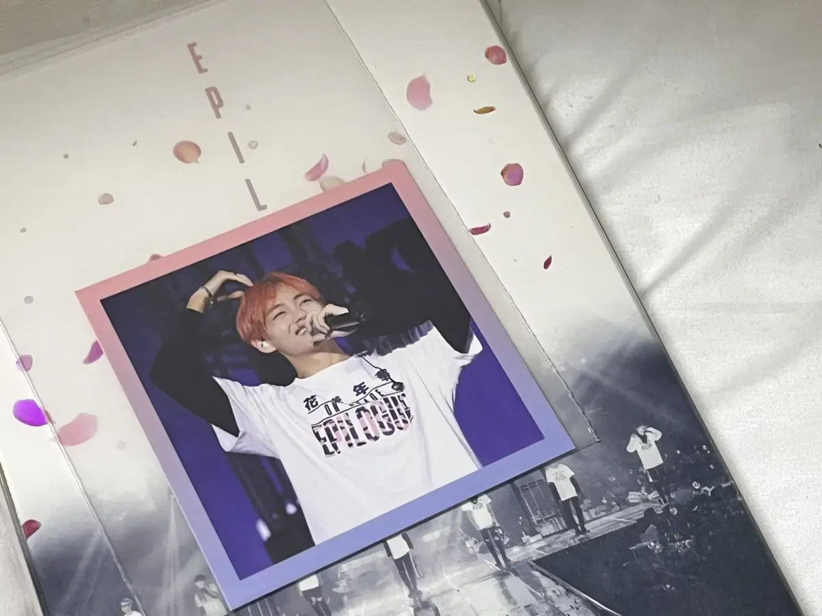 BTS Hwayang Yeonhwa On Stage DVD+Taehyung v Photocard