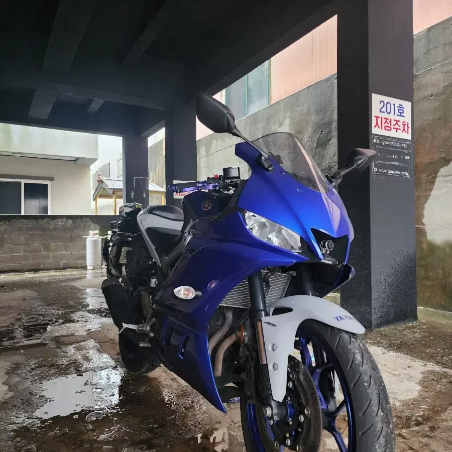 YZF-R3