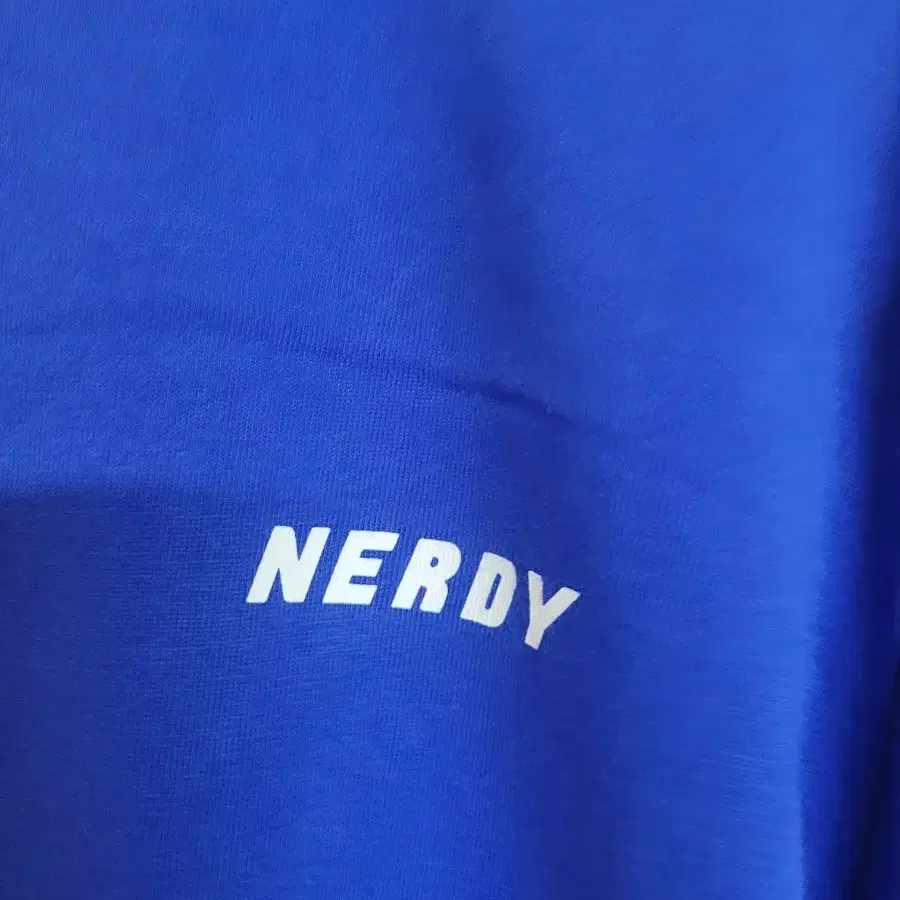 NERDY 반팔티