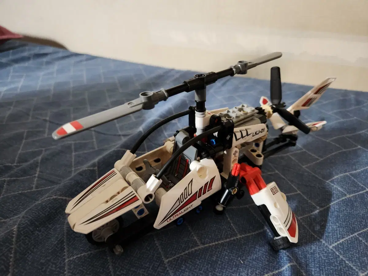 LEGO 42057 Technic Helicopter sells