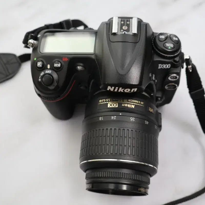 니콘 중급기 dslr 카메라 D300 과 18-55 렌즈 세트