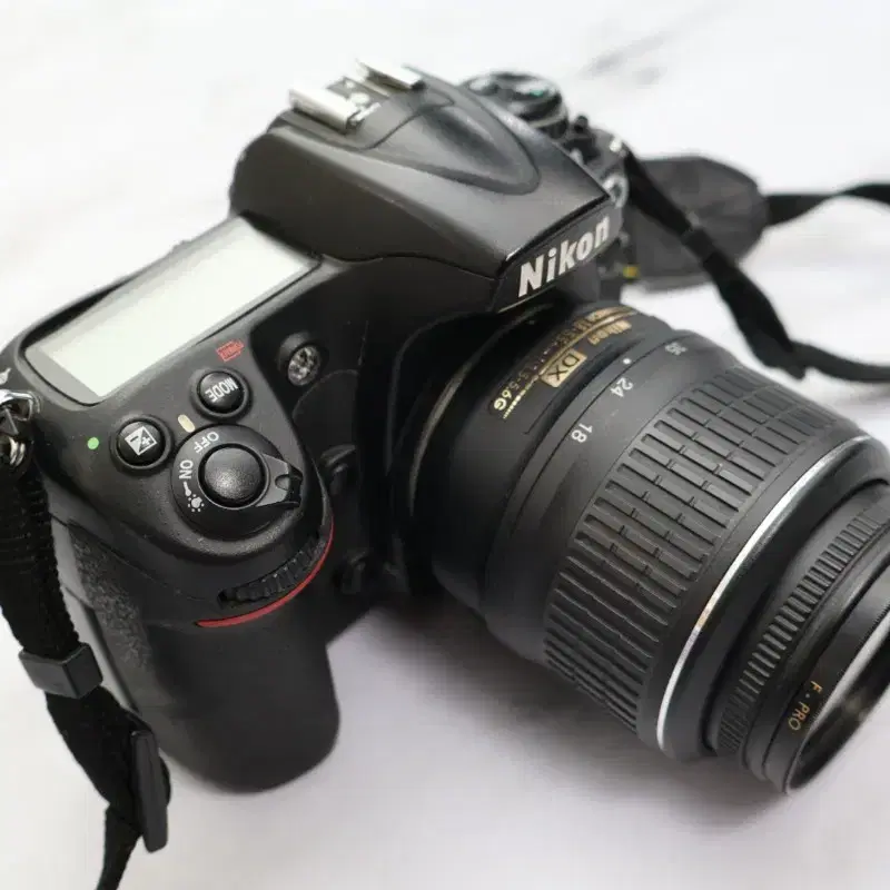 니콘 중급기 dslr 카메라 D300 과 18-55 렌즈 세트