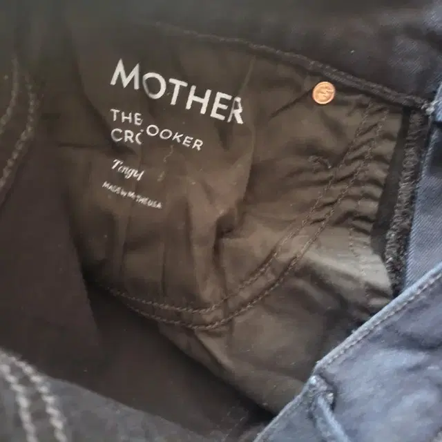 MOTHER 다크블루 크롭 JEAN