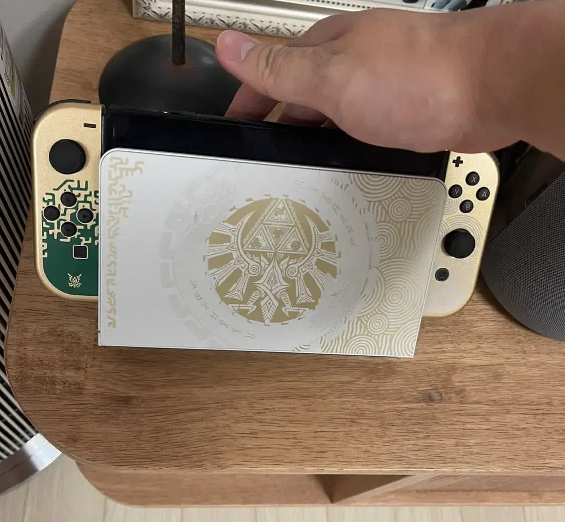 Selling a Nintendo Legend of Zelda Breath of the Wild set.