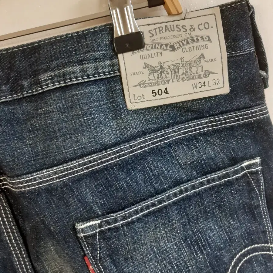 LEVIS(리바이스) 504 STRAIGHT 남성데님팬츠