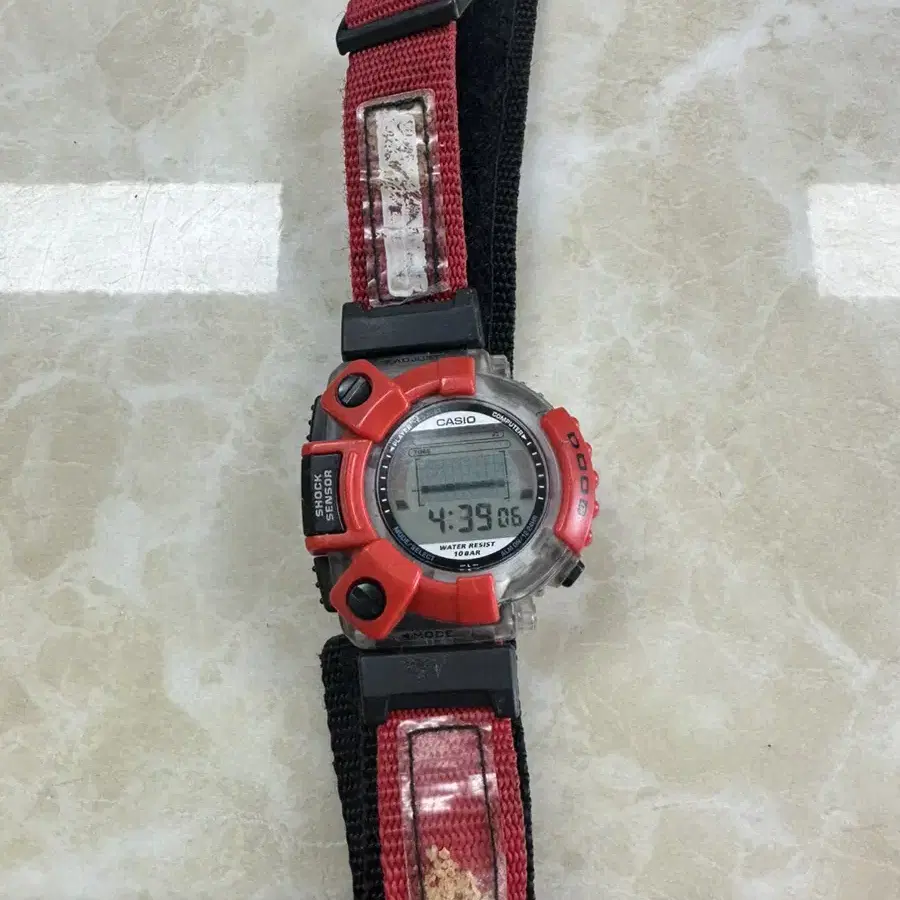 90년대 출시된 Casio jg320 cyber 전자시계 판매해요