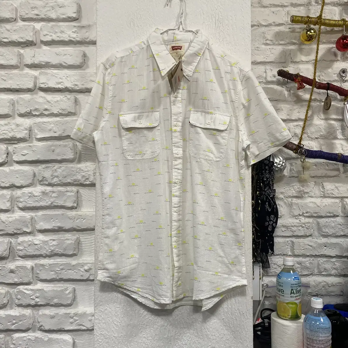 [New][95/M] Levi's Olitch Print Short Sleeve Shirt